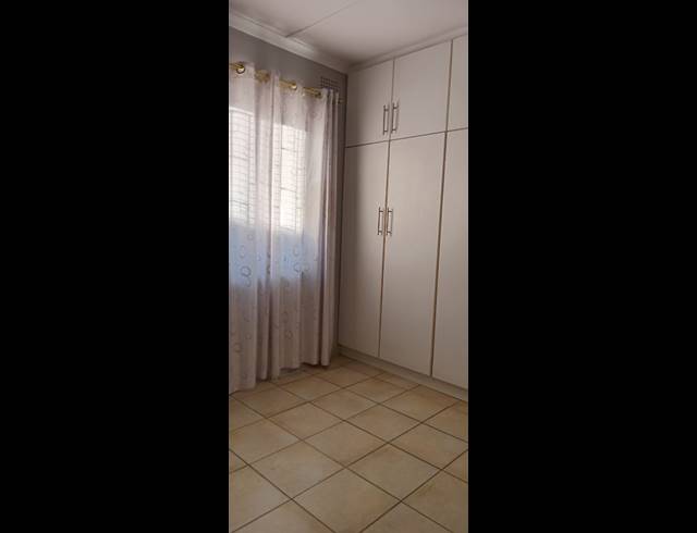 2 BEDROOM FREESTANDING FOR SALE IN HIGH RIDGE